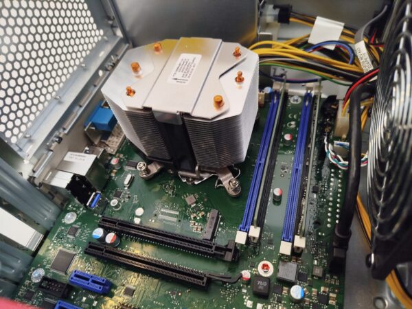 Torre Pc Escritorio Intel Core I5 8gb Ssd 256gb Win11 - W550