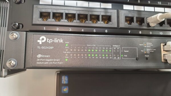 Switch Gigabit 24 Puertos Poe Tp-link Tl-Sg2428p Rackeable